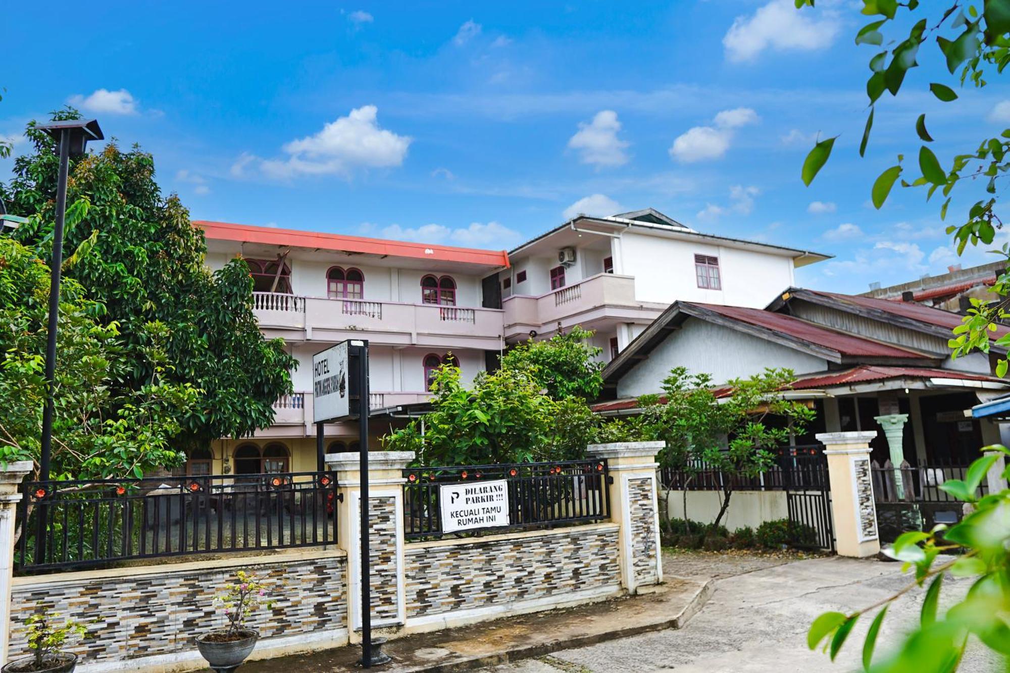 Collection O Hotel Pratiwi Anggrek Near Pantai Padang بادانج المظهر الخارجي الصورة